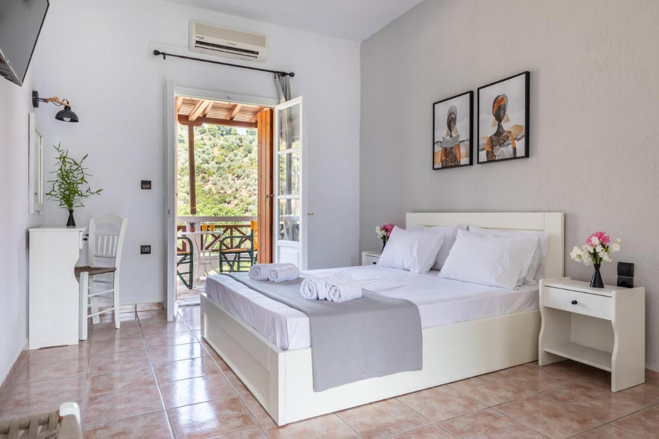 Konstantina Studios Skopelos Town Exterior photo